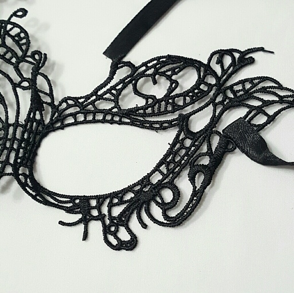 ⤵⤵#9 Masquerade Party Noir Black Soft Lace Mask - Picture 3 of 3